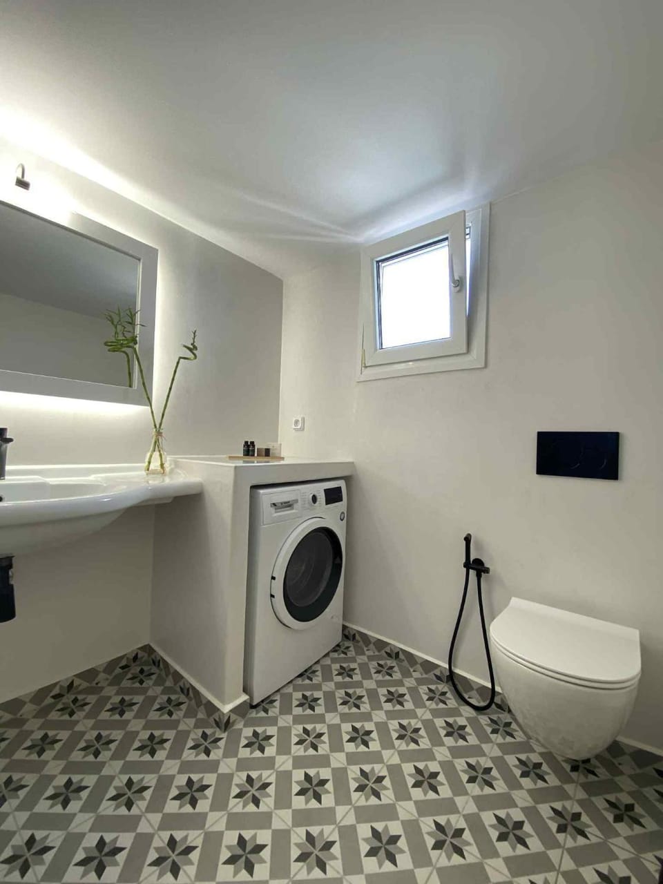 Bathroom, washing machine