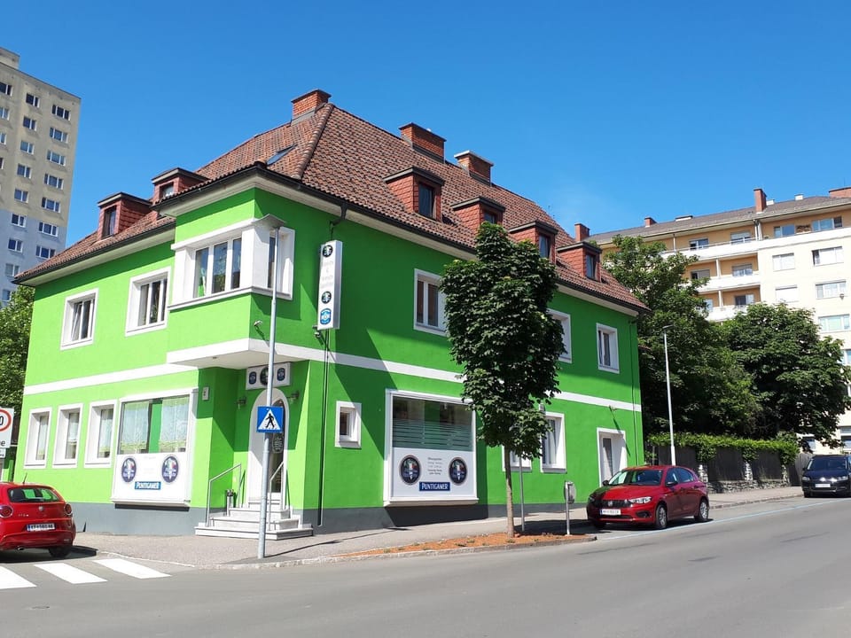 Property building, Facade/entrance