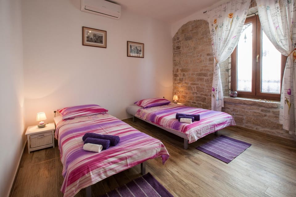Communal lounge/ TV room, Bed