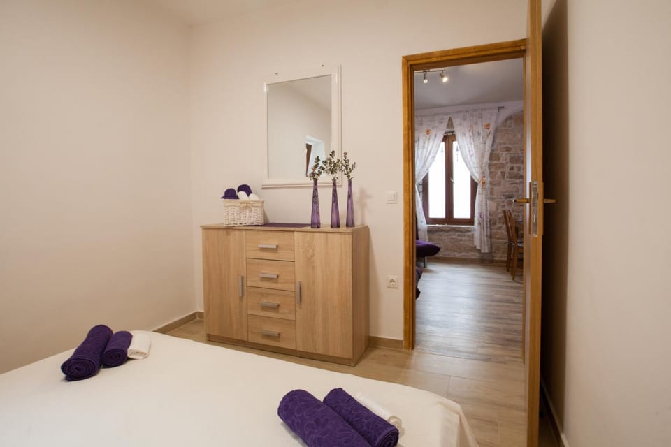 Bed, Decorative detail, Bedroom