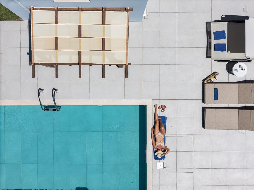 Pool view, Swimming pool, sunbed