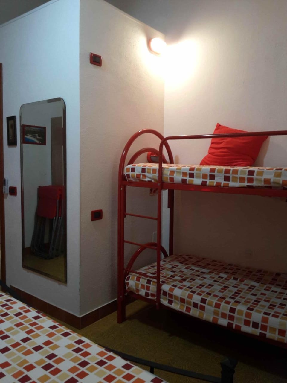 Bedroom, bunk bed