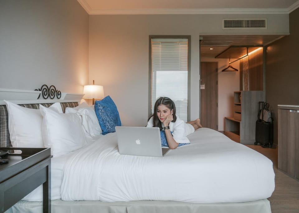 Photo of the whole room, Bedroom