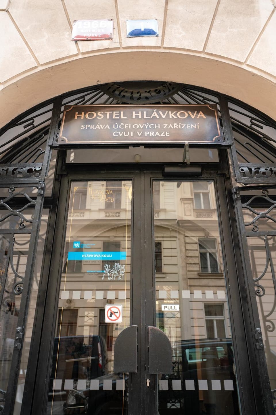 Facade/entrance