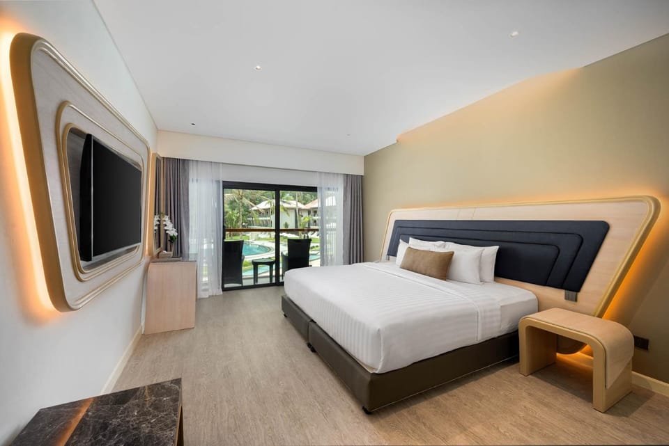 Bed, TV and multimedia, Balcony/Terrace, Photo of the whole room, Bedroom