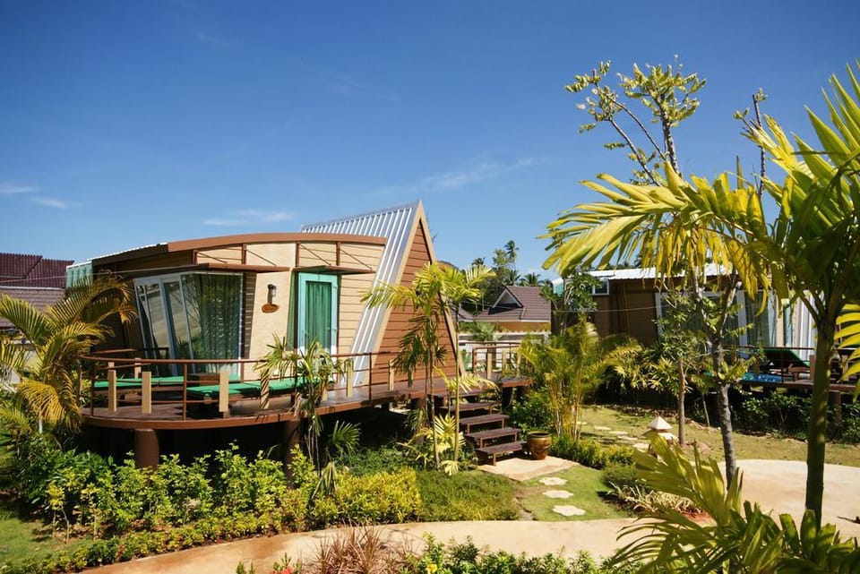 Property building, Garden, Garden view