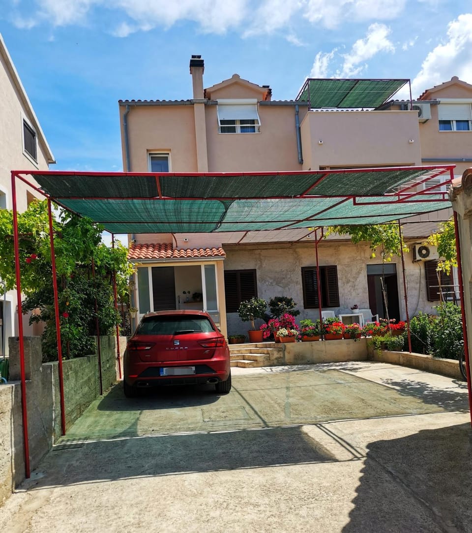 Property building, Parking