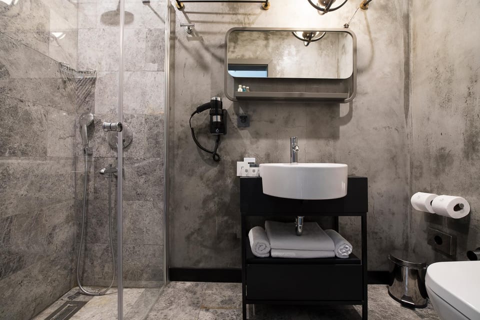Shower, Toilet, Bathroom