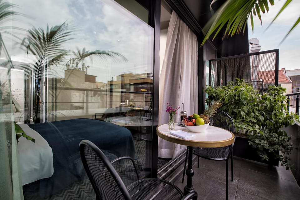 Balcony/Terrace, Drinks
