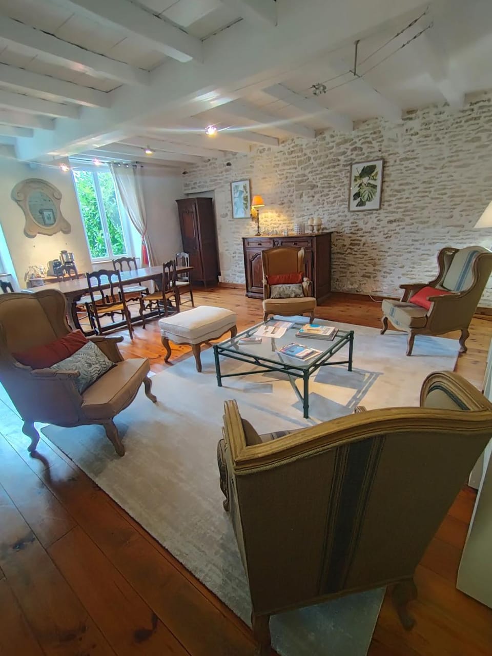 Communal lounge/ TV room, Living room, Seating area, Breakfast, Continental breakfast, Buffet breakfast, Internal: Not applicable to any particular room