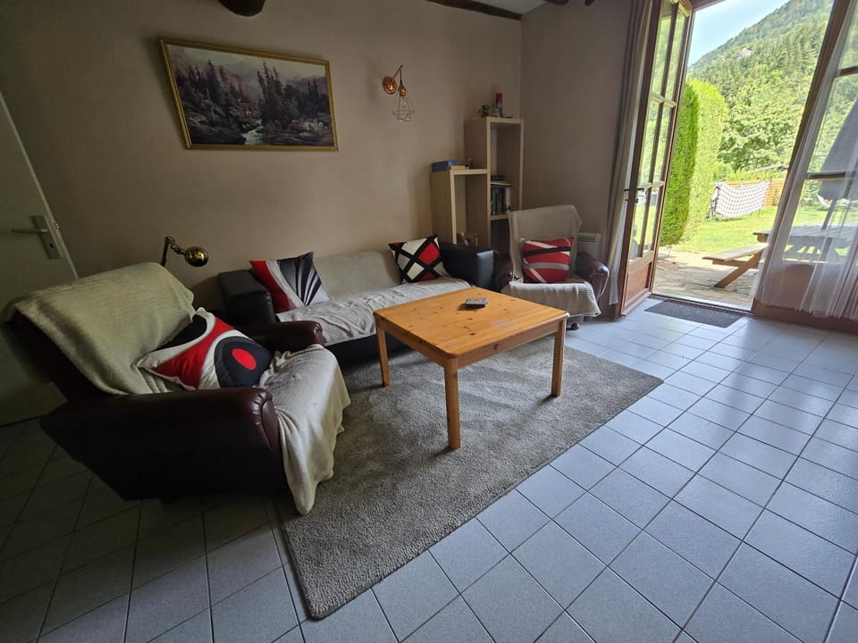 Le rouge Robin House in Occitanie