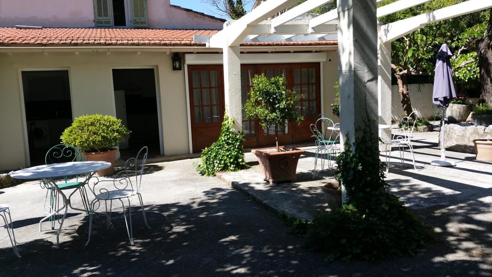 Le Clos du Loup House in Roquefort-les-Pins