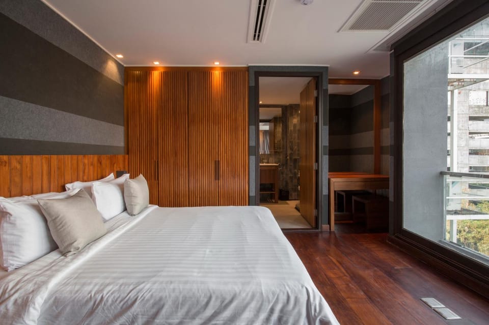 Bedroom, Bath