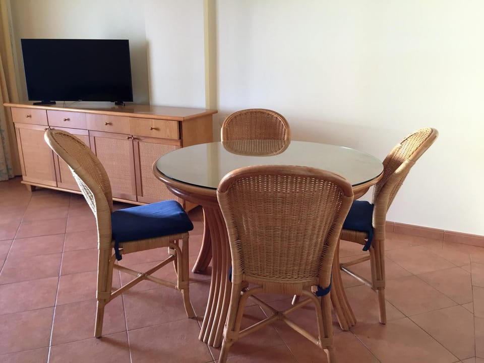 Communal lounge/ TV room, Dining area