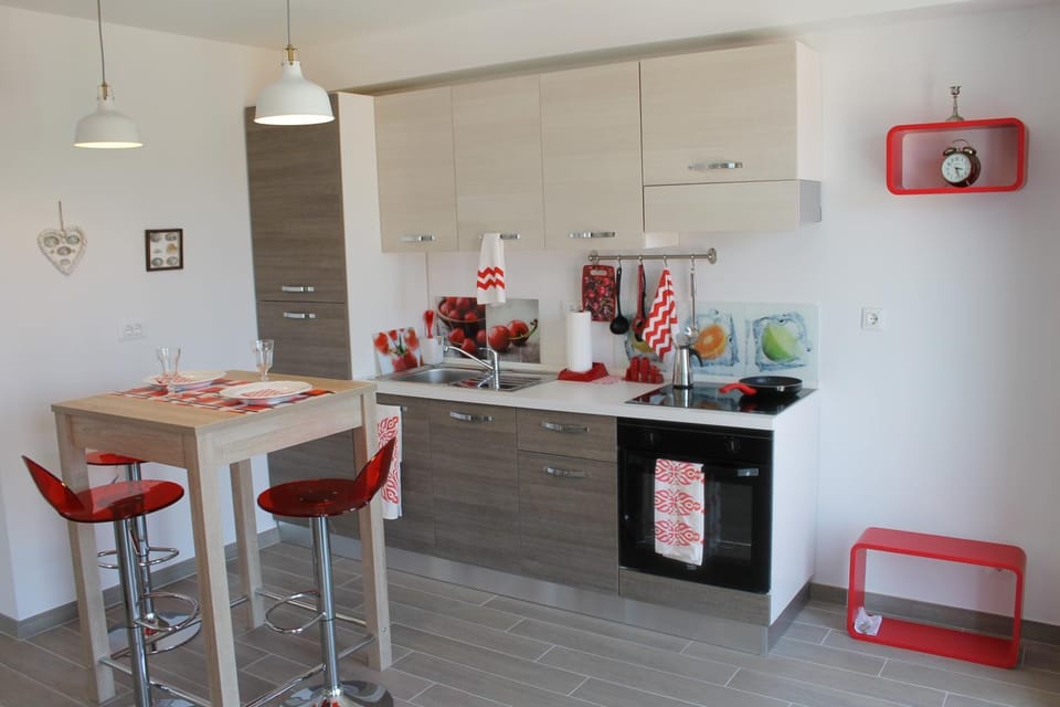 Kitchen or kitchenette