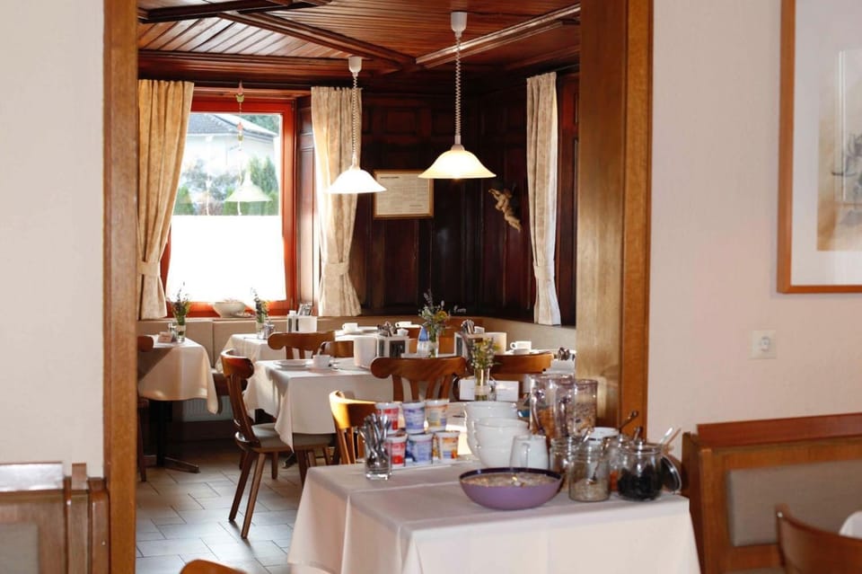 Restaurant/places to eat