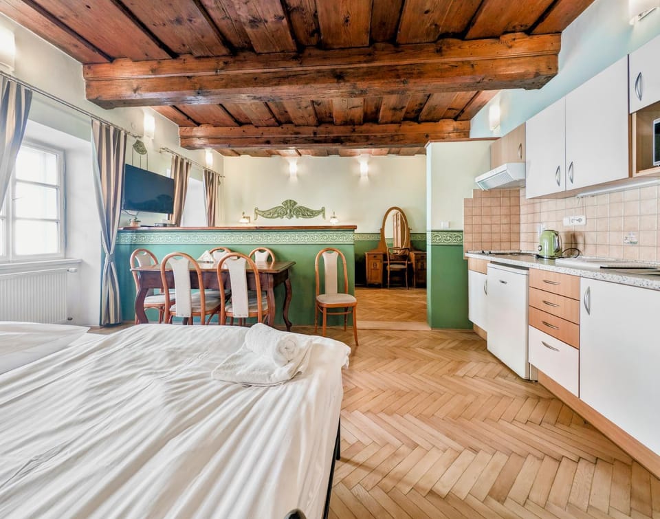 Kitchen or kitchenette, Living room, Photo of the whole room, Dining area, Bedroom, stove, kitchen