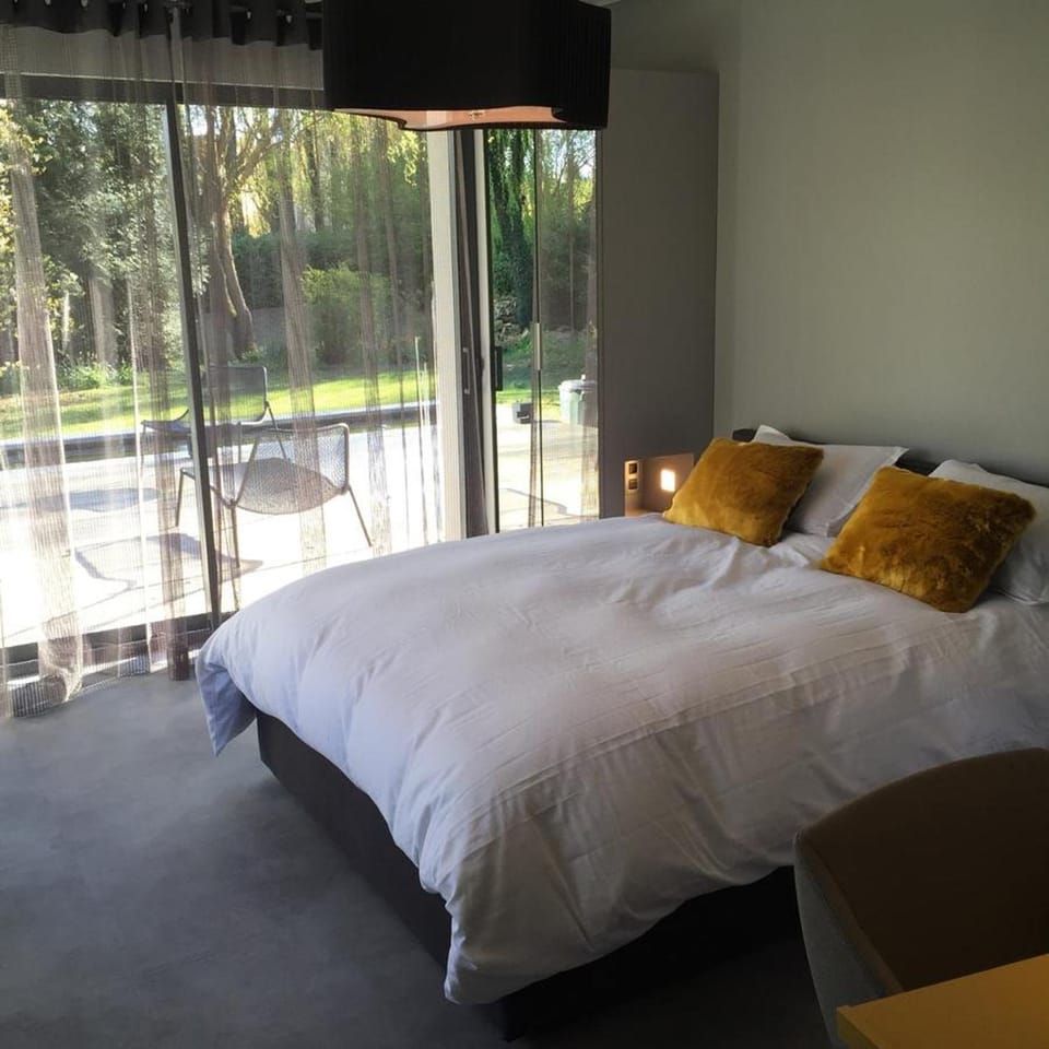 Day, Photo of the whole room