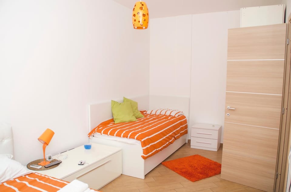 Bed, Bedroom, bunk bed