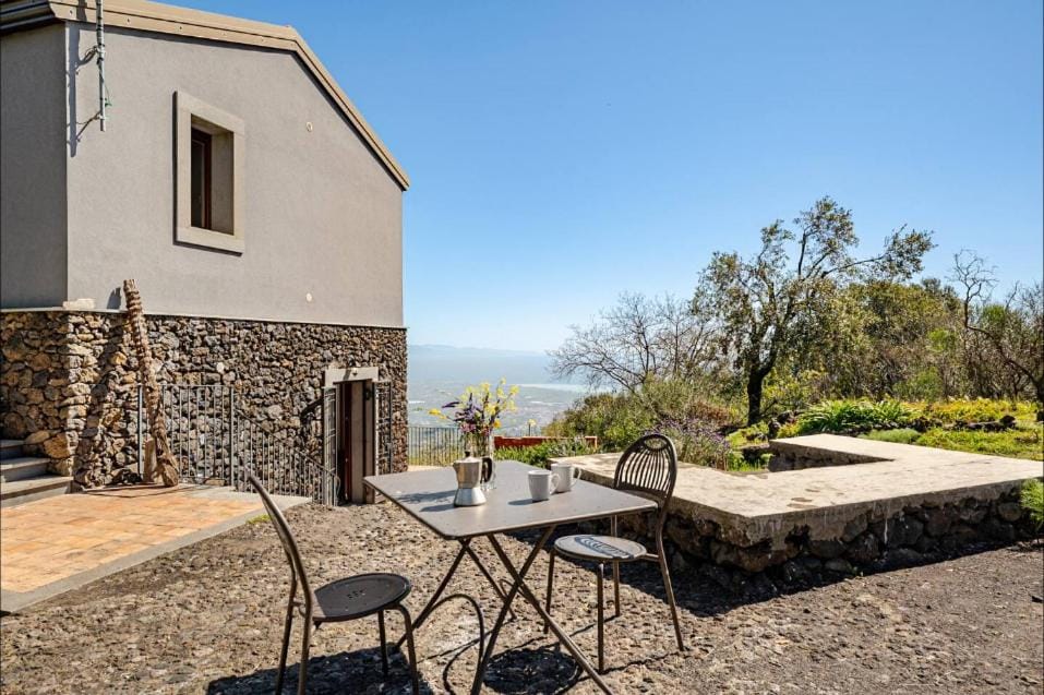EcoAgriturismo Notti Stellate Etna Mare Farm Stay in Sicily