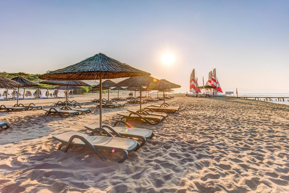 Nearby landmark, Day, Beach, Sea view, sunbed