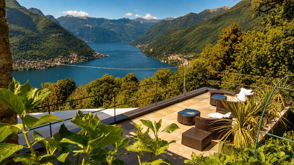 Restaurant/places to eat, View (from property/room), Lake view