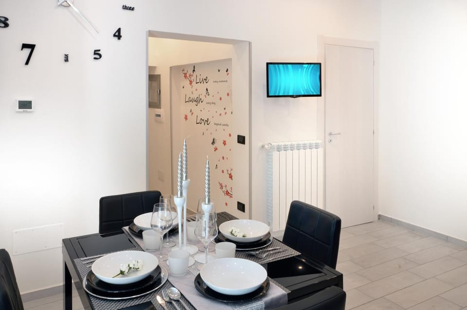 Decorative detail, Dining area