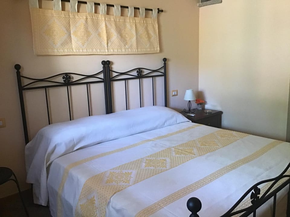 Donna Violante Porto Corallo Affittacamere Bed and Breakfast in Sardinia