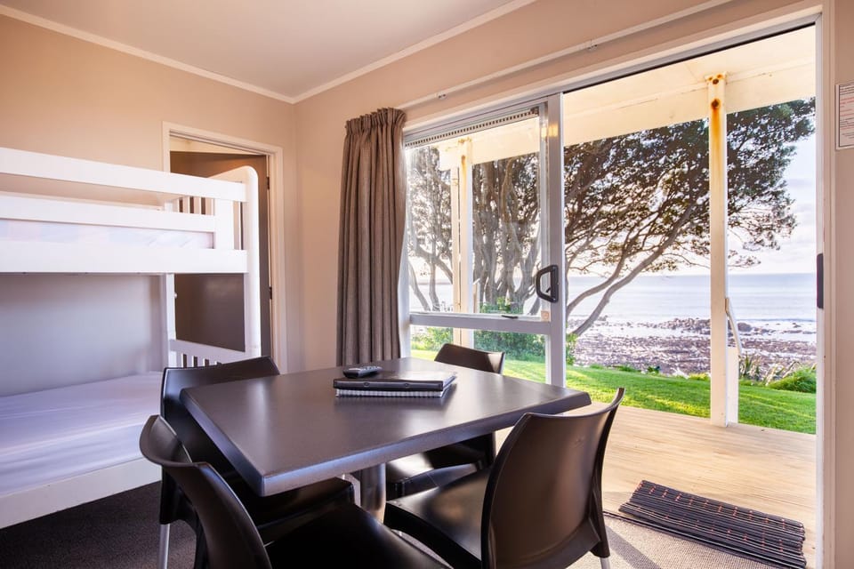 Bed, Balcony/Terrace, Dining area, Sea view, cot