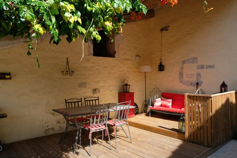 Gite Guillot - hameau calme 8km de Jonzac House in Nouvelle-Aquitaine
