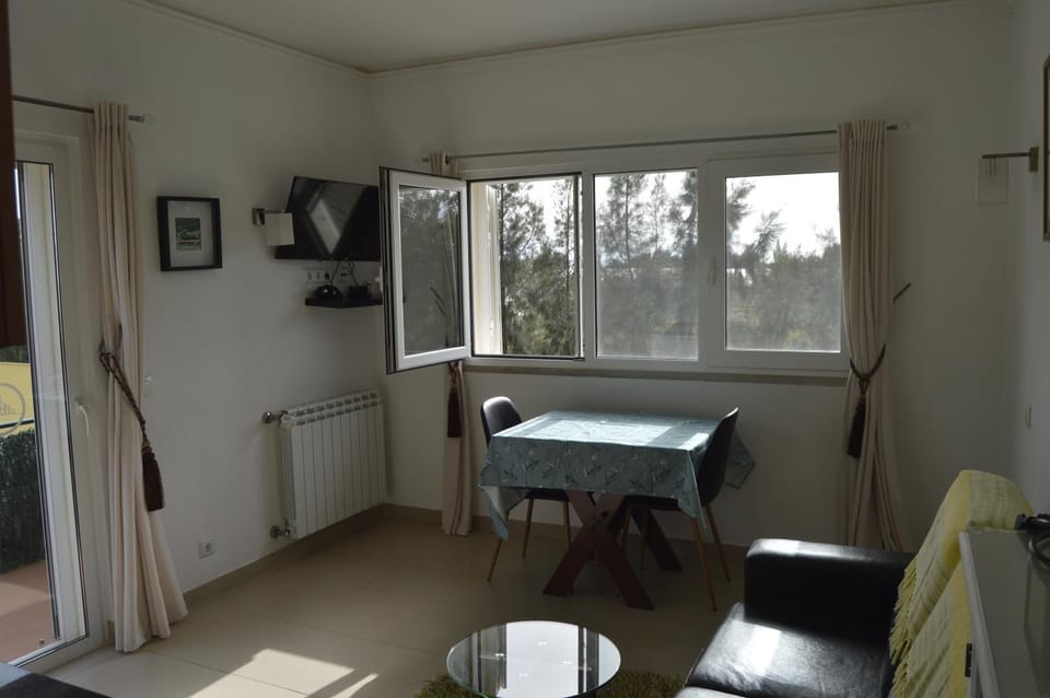 View (from property/room), Living room, Dining area, Sea view, internet