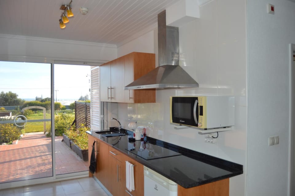 Coffee/tea facilities, Balcony/Terrace, Kitchen or kitchenette, Garden view, Pool view, internet, stove, toaster