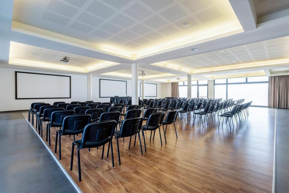Meeting/conference room