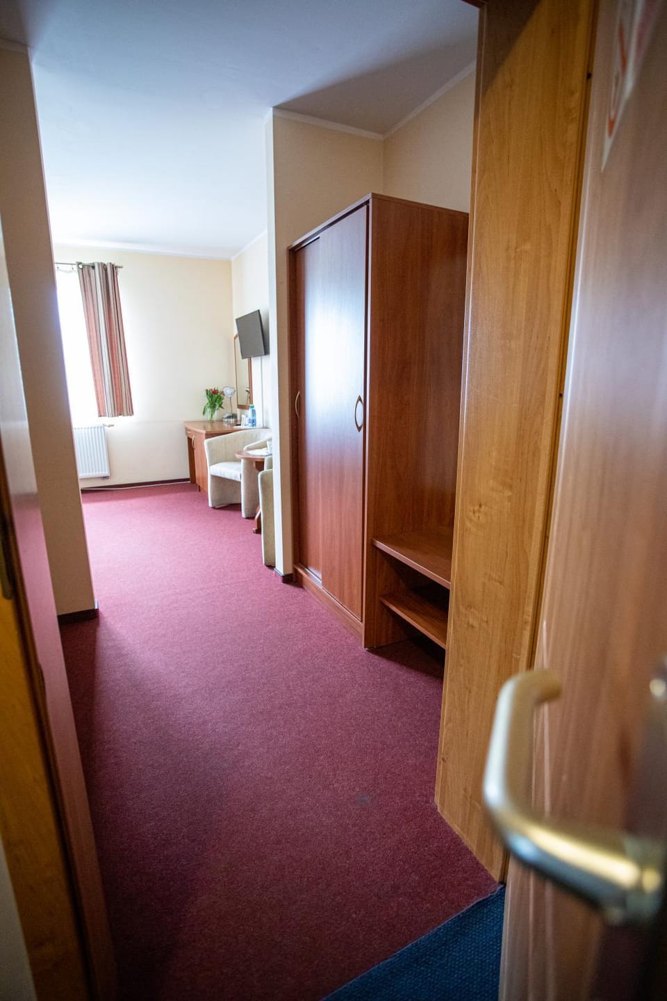 Photo of the whole room, wardrobe