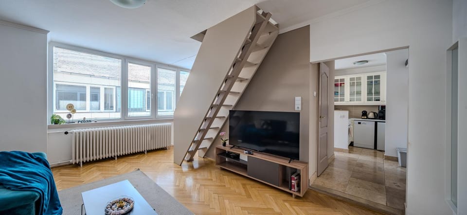 Communal lounge/ TV room, TV and multimedia