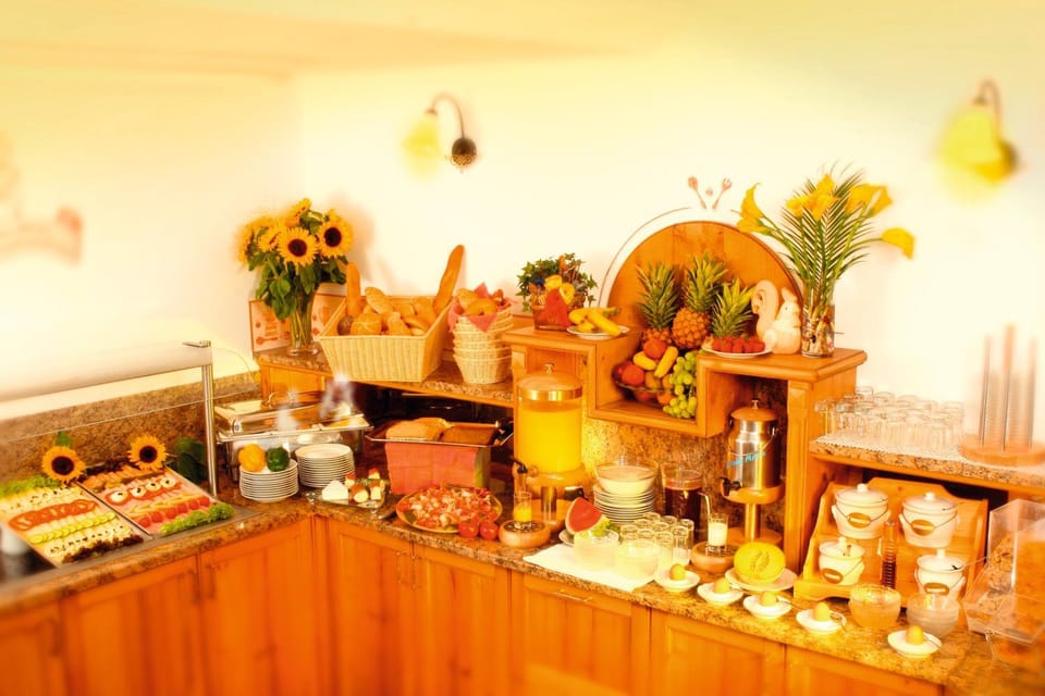 Breakfast, Buffet breakfast