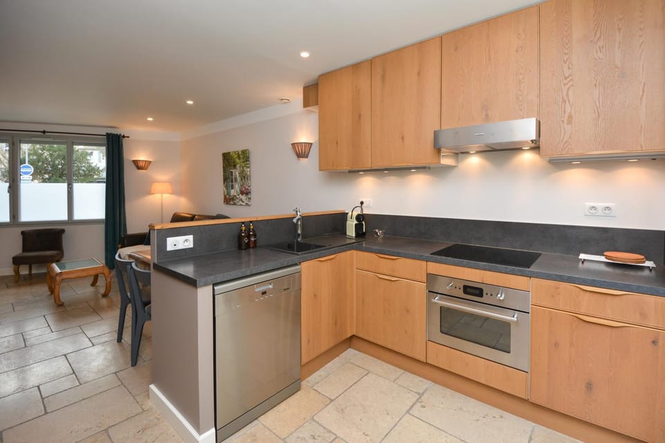 Kitchen or kitchenette, dishwasher, oven, stove, kitchen