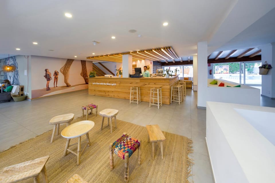 Lobby or reception, Lounge or bar