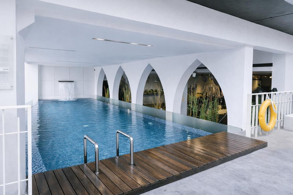 Swimming pool