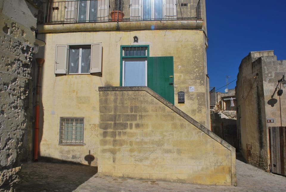 Property building, Facade/entrance