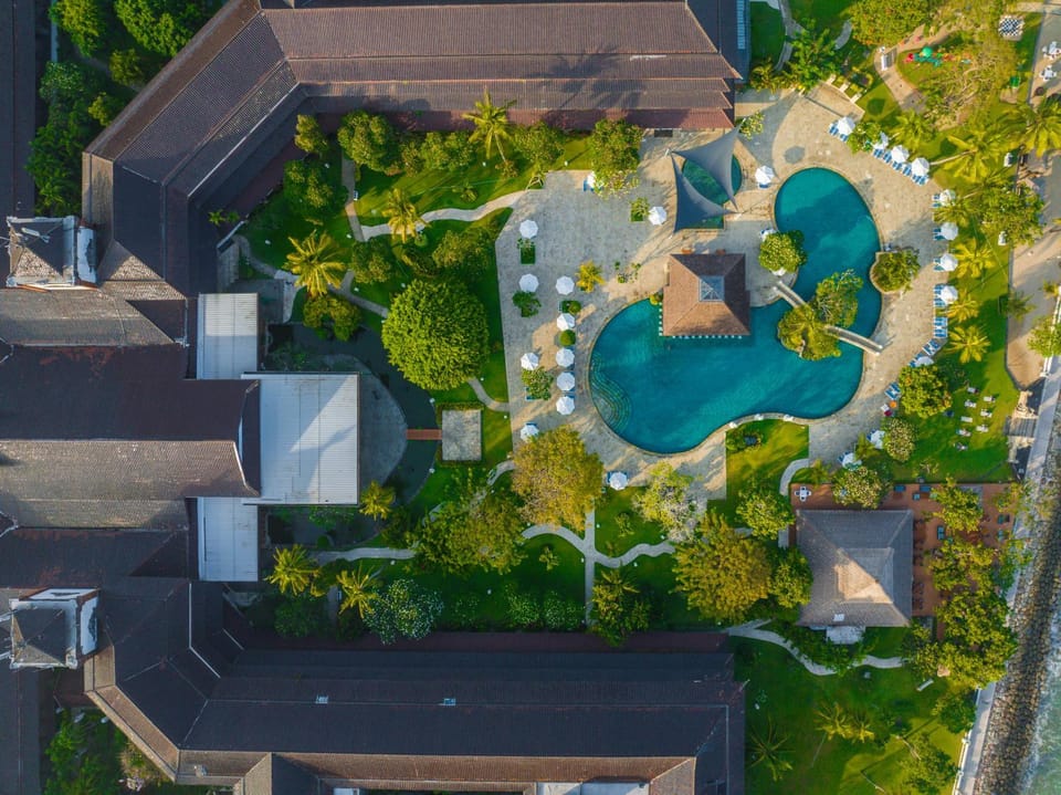 Property building, Natural landscape, Bird's eye view, Swimming pool