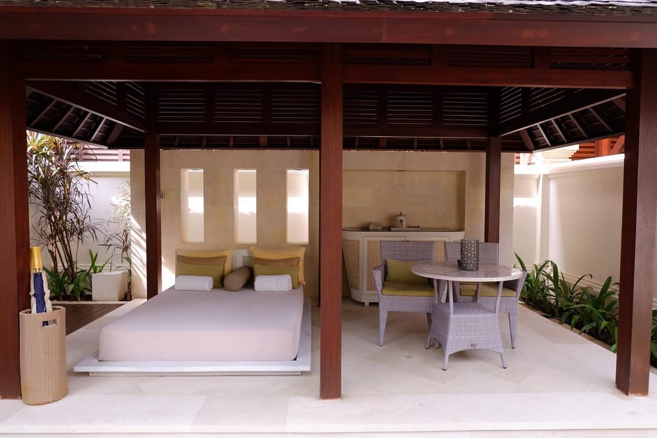 Day, Balcony/Terrace, Living room, Dining area