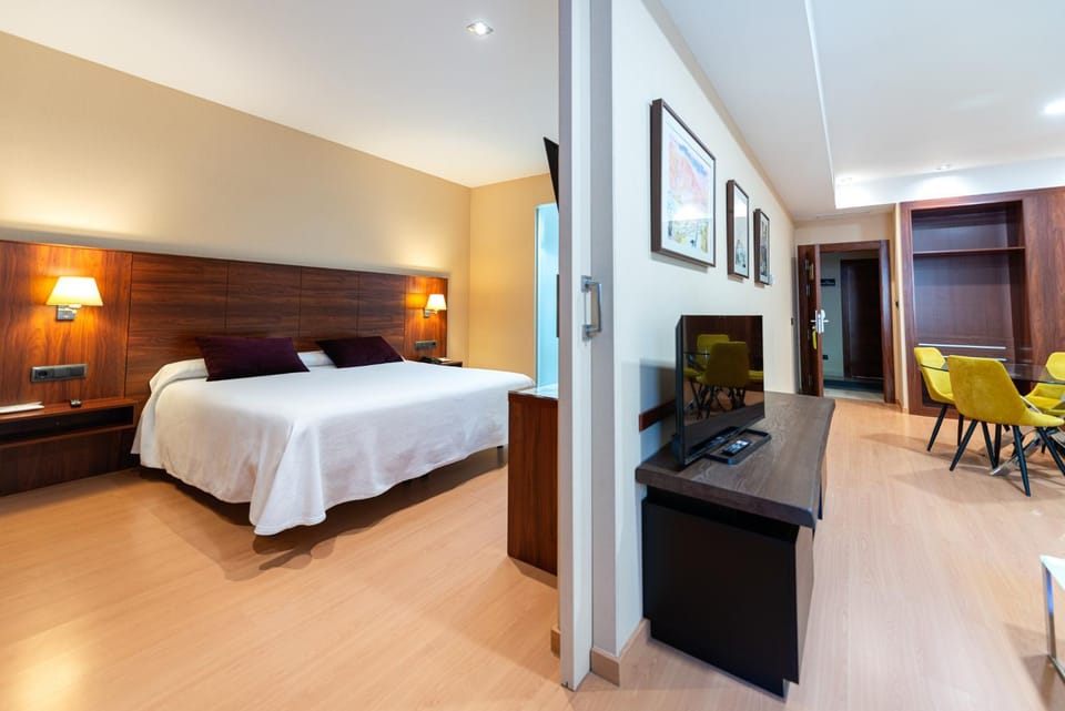 TV and multimedia, Living room, Bedroom