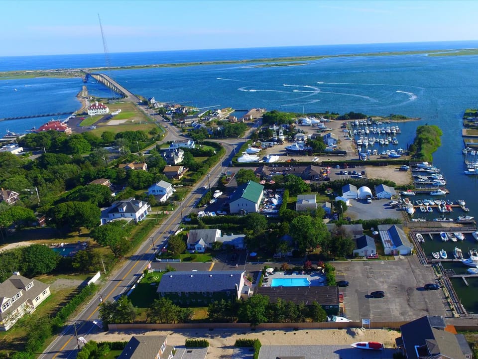 Neighbourhood, Landmark view, Sea view, Street view