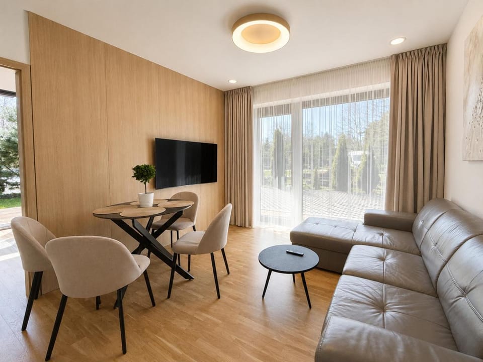 Communal lounge/ TV room, Living room, Dining area