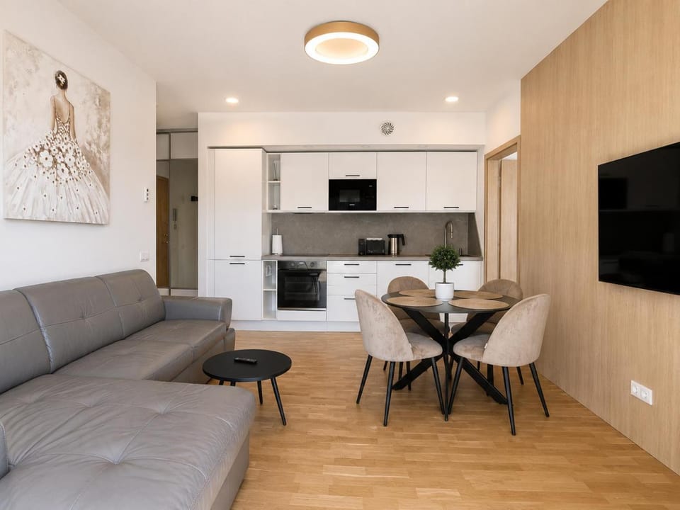 Kitchen or kitchenette, oven, stove