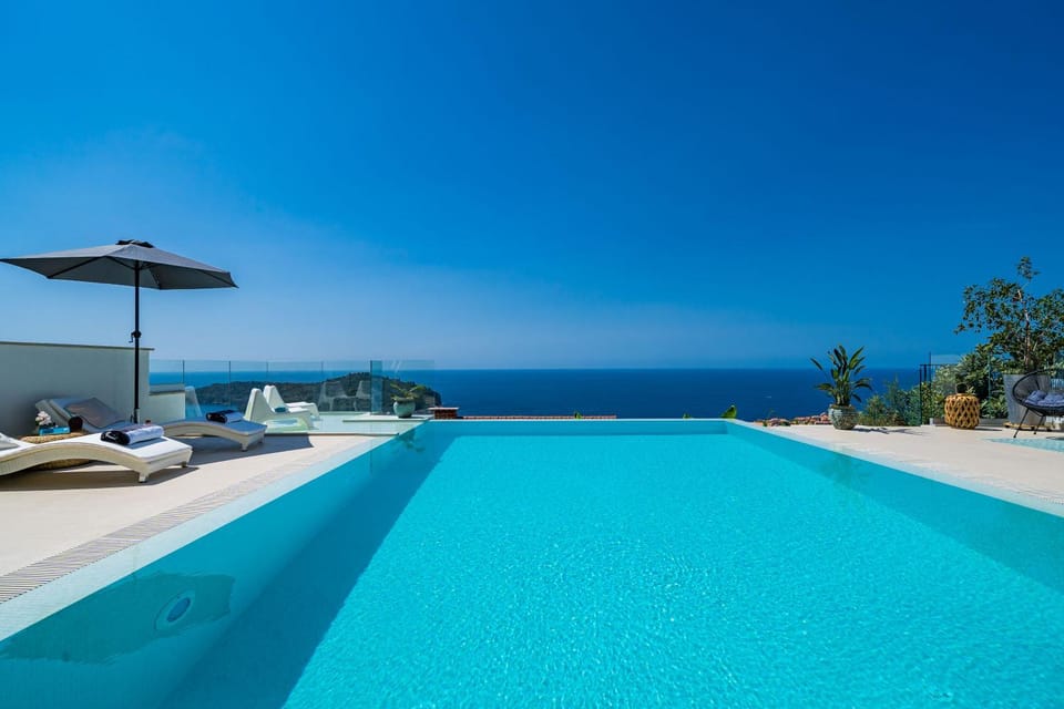 Pool view, Swimming pool