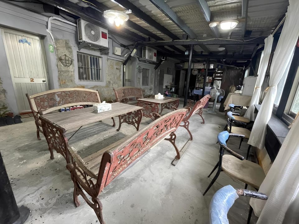 Patio, Communal lounge/ TV room, Seating area, Dining area