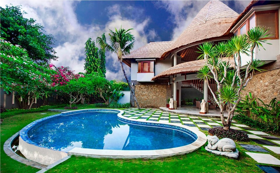 Property building, Garden, Coffee/tea facilities, Balcony/Terrace, Living room, Seating area, Bedroom, Garden view, Pool view, Swimming pool, Swimming pool