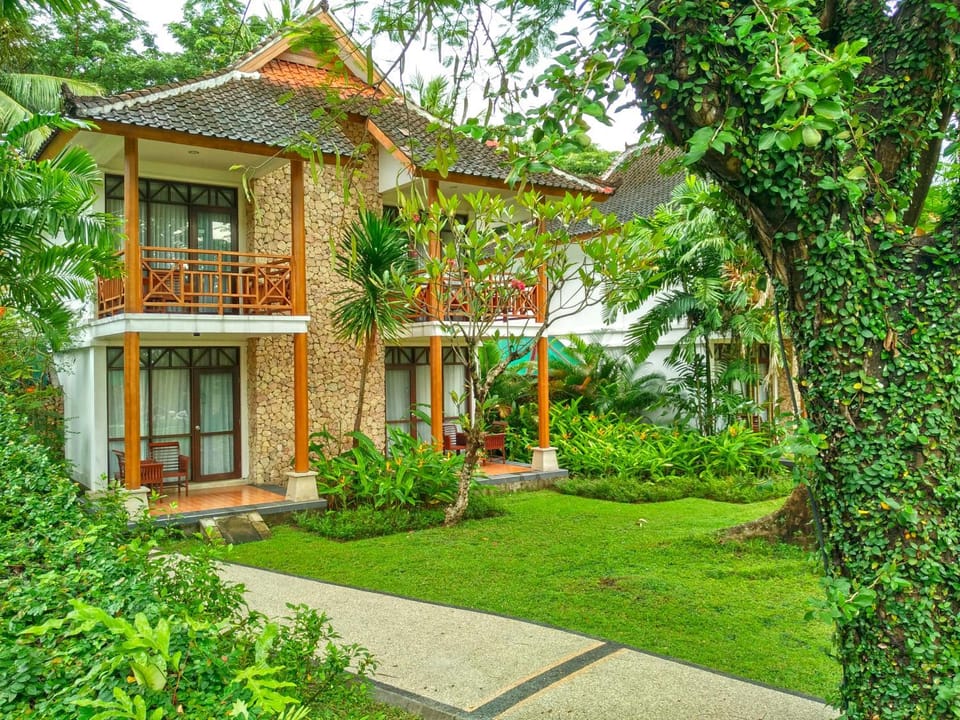 Bed, Garden, Balcony/Terrace, Bedroom, Guests, Garden view, older children, group of guests, cot, Certificate/Award, Family